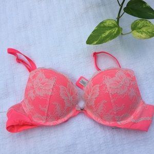 Victoria's Secret Dream Angels Coral and beige lace push up bra